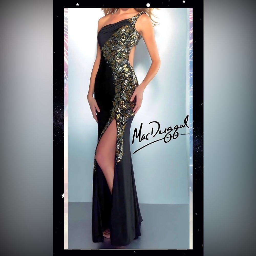 Mac Duggal Black and Gold Gown Prom - Homecoming - Pageant
